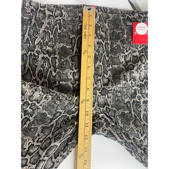 Spanx Jeanish Capri Denim Pants Taupe Snake Size M A373824 Leggings womens NWT - Picture 8 of 10
